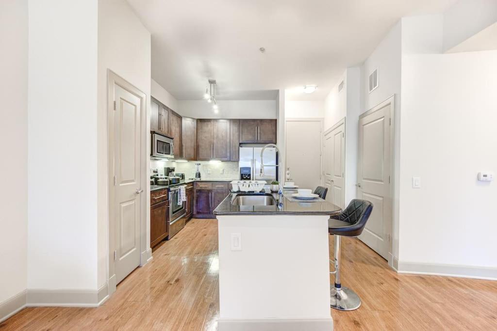 דירות יוסטון Chic 1Br Near Nrg With Pool Wifi Freeparking מראה חיצוני תמונה