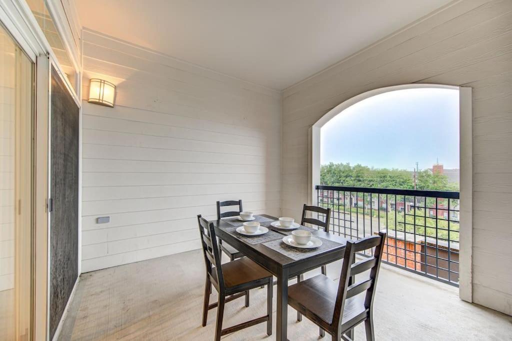 דירות יוסטון Chic 1Br Near Nrg With Pool Wifi Freeparking מראה חיצוני תמונה